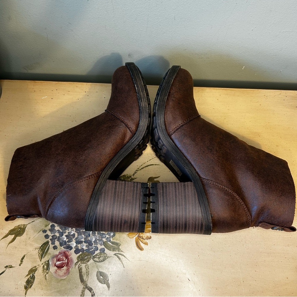 Blowfish Brown Ankle Boots with Faux Fur Lining - Picture 5 of 13